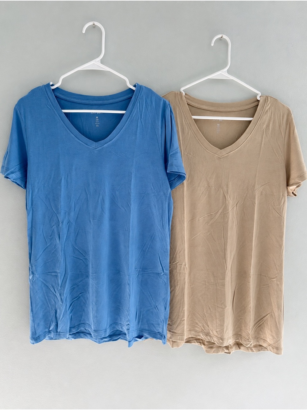 just be Blue and Beige V-Neck Short Sleeve Tee bundle M
